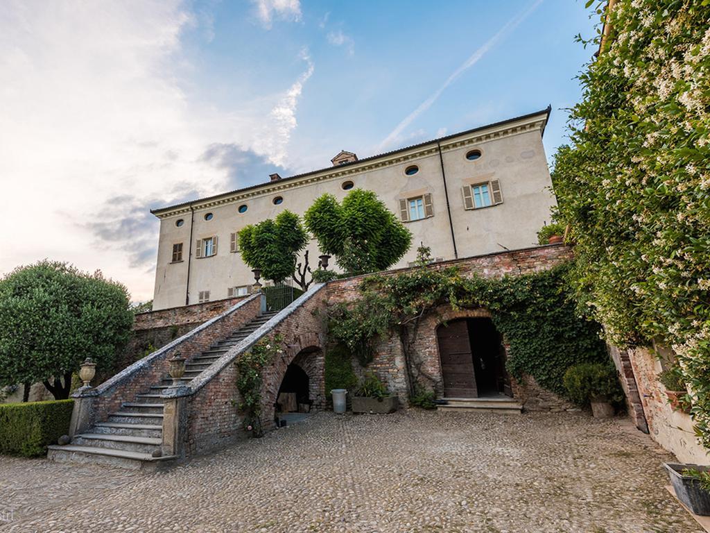 Castello Di Coazzolo Bed & Breakfast เนเว ภายนอก รูปภาพ