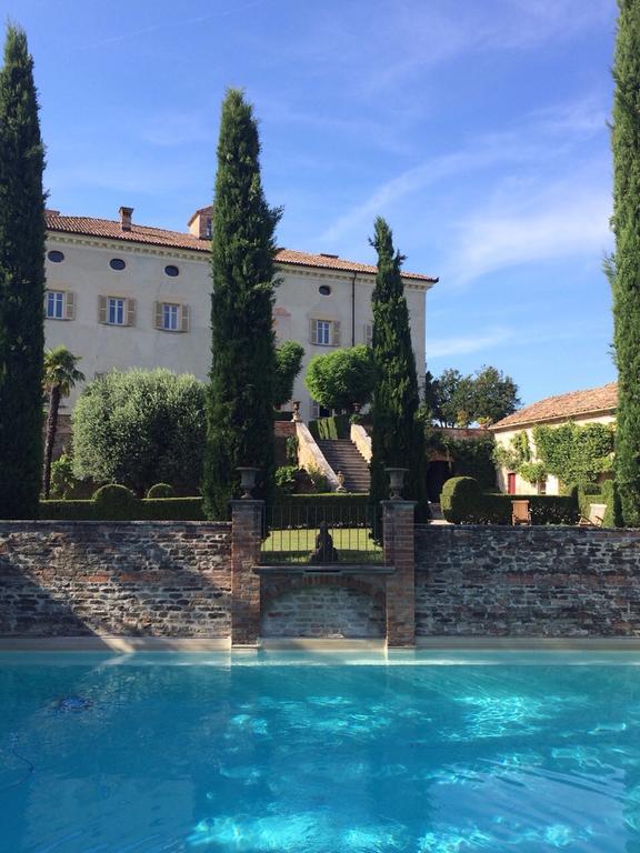 Castello Di Coazzolo Bed & Breakfast เนเว ภายนอก รูปภาพ