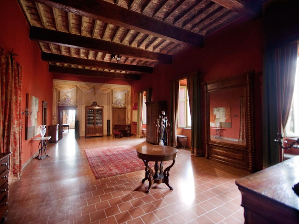 Castello Di Coazzolo Bed & Breakfast เนเว ภายนอก รูปภาพ