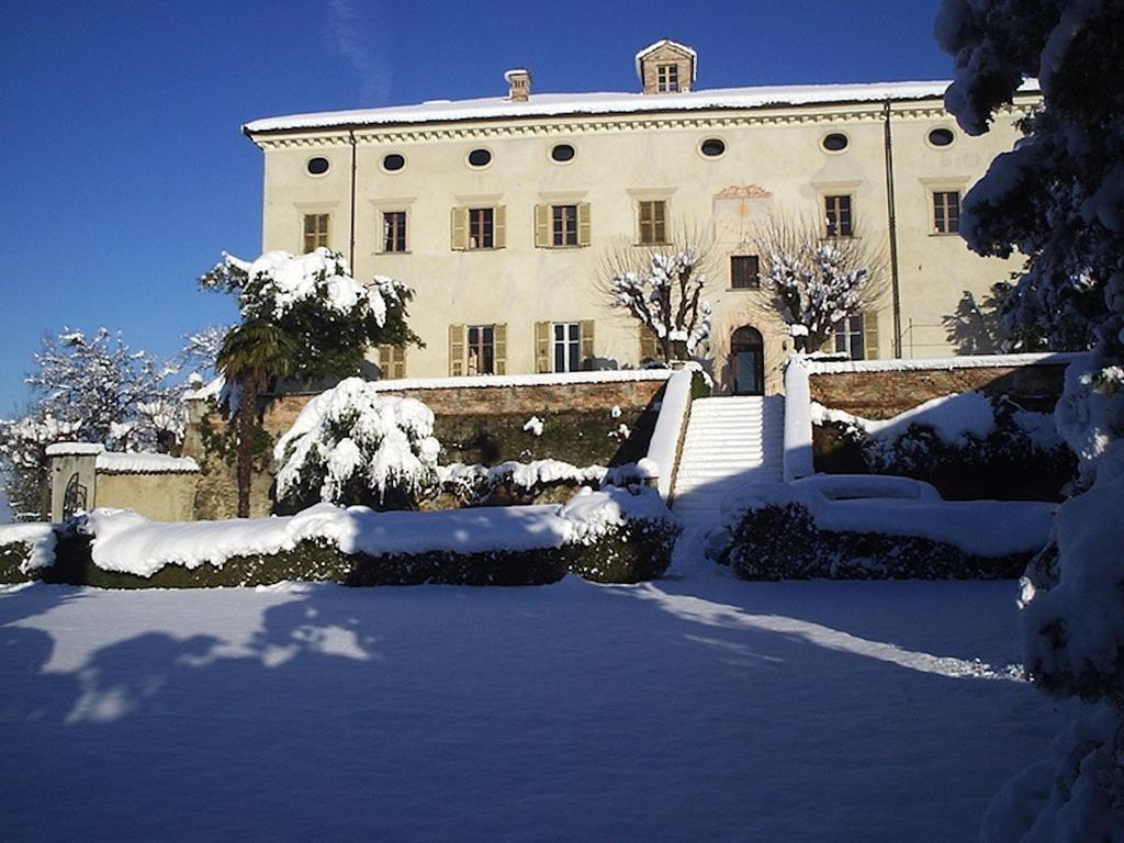 Castello Di Coazzolo Bed & Breakfast เนเว ภายนอก รูปภาพ