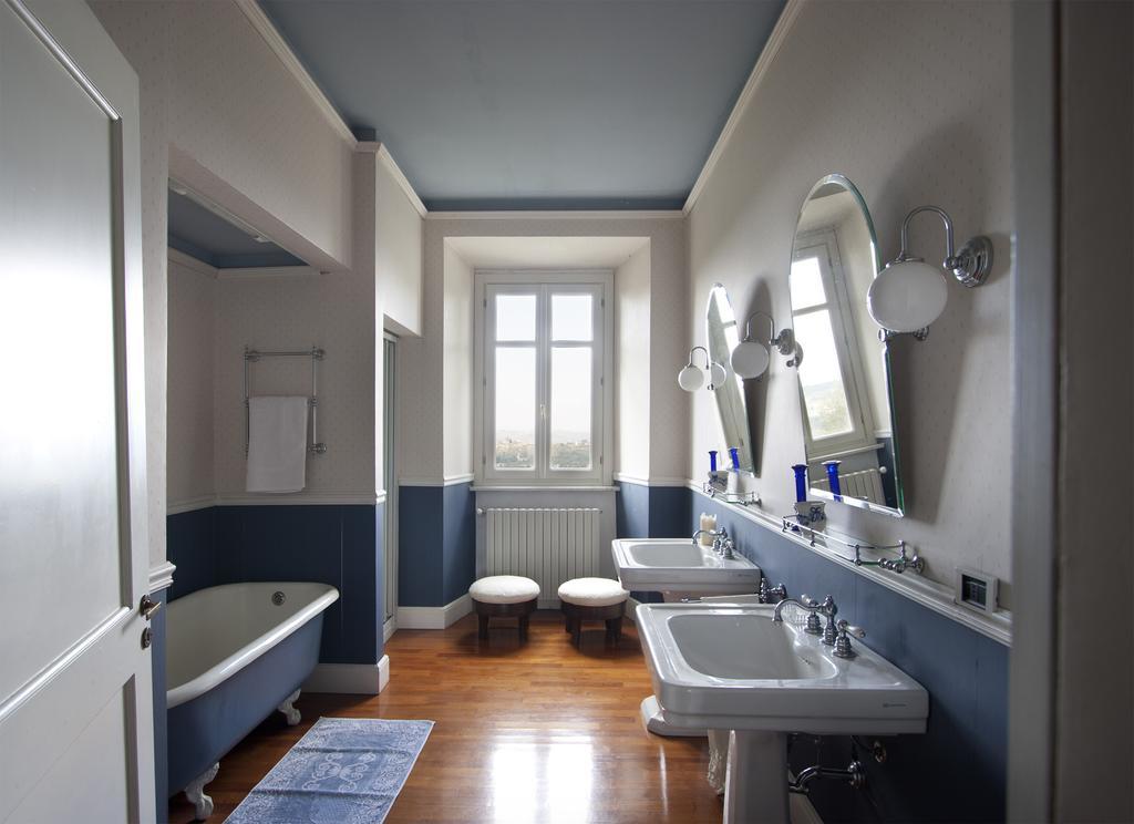 Castello Di Coazzolo Bed & Breakfast เนเว ห้อง รูปภาพ