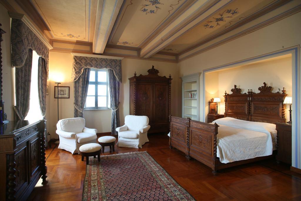 Castello Di Coazzolo Bed & Breakfast เนเว ห้อง รูปภาพ